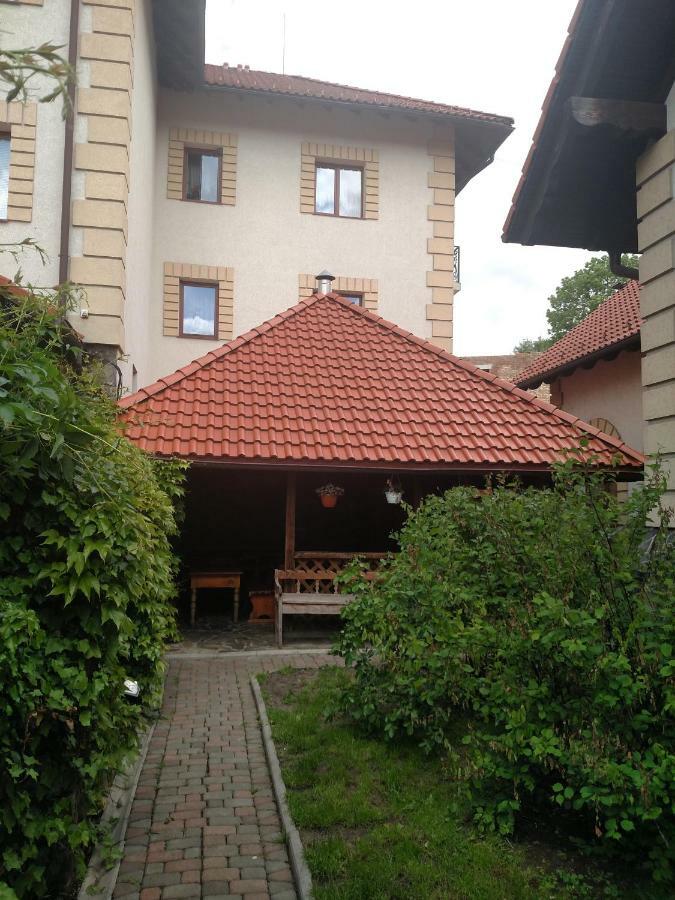 Hotel Maestro Ostroh Exterior foto