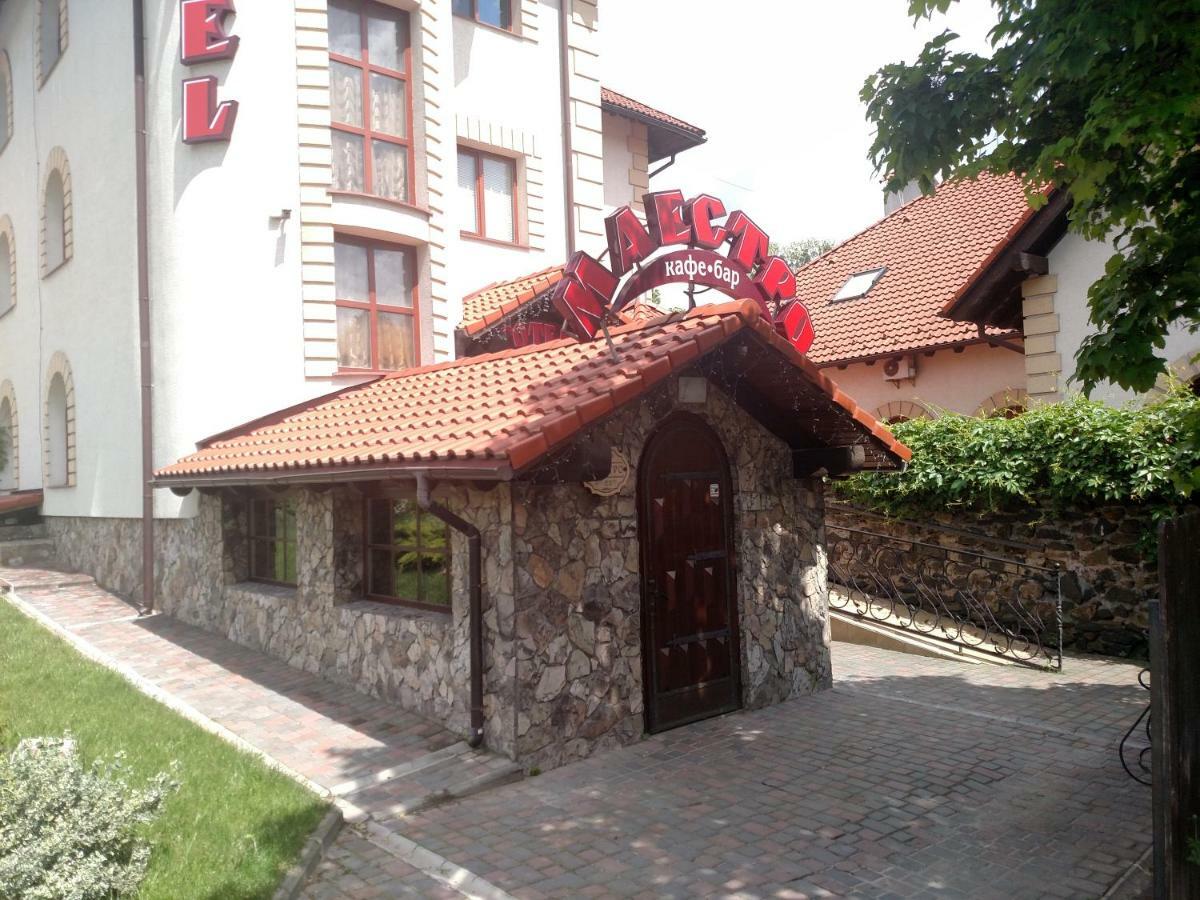 Hotel Maestro Ostroh Exterior foto